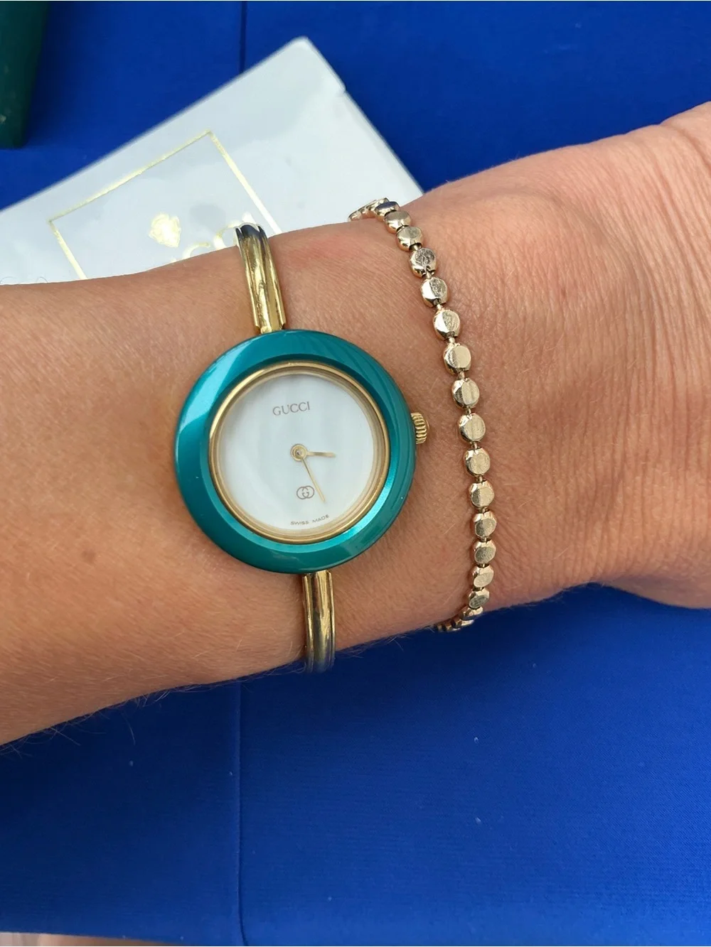 Authentic GUCCI bangle watch with Interchangeable Bezels❤️💙💛💚🖤